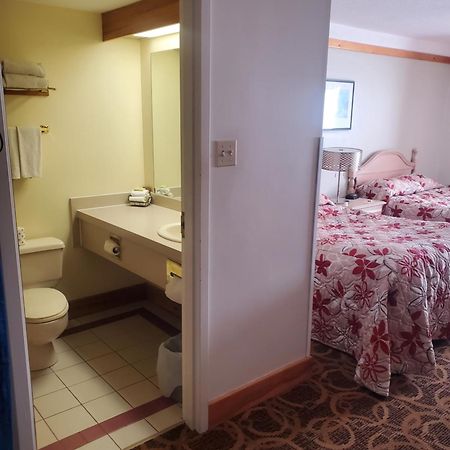 Granite Town Hotel Saint George Bagian luar foto