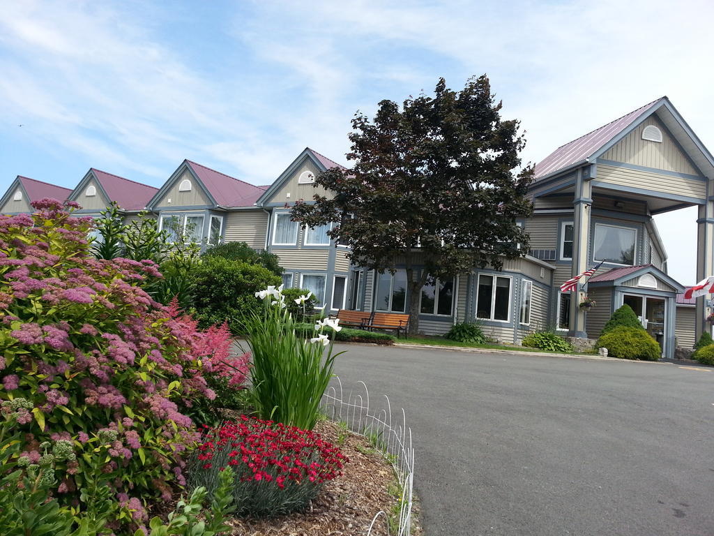 Granite Town Hotel Saint George Bagian luar foto