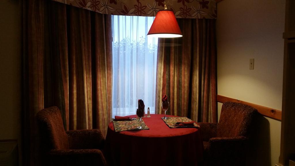 Granite Town Hotel Saint George Bagian luar foto