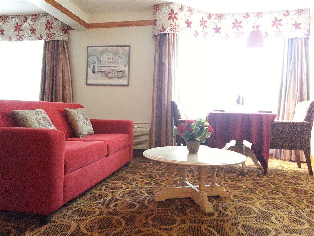 Granite Town Hotel Saint George Bagian luar foto