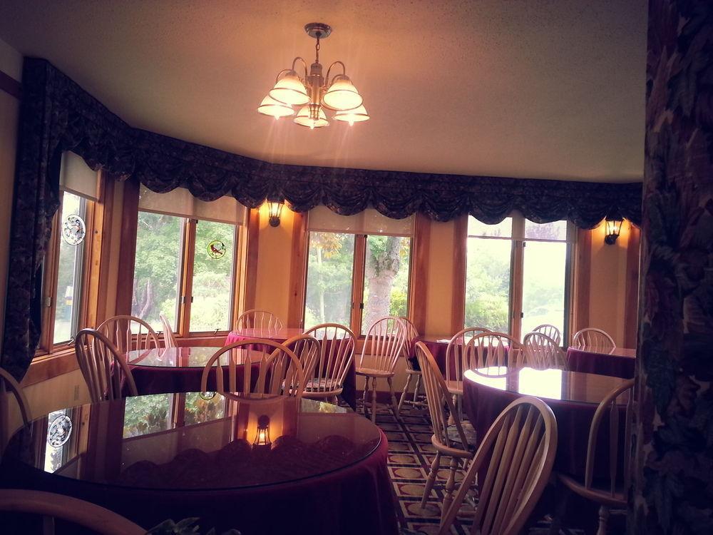 Granite Town Hotel Saint George Bagian luar foto
