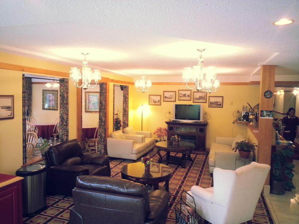 Granite Town Hotel Saint George Bagian luar foto