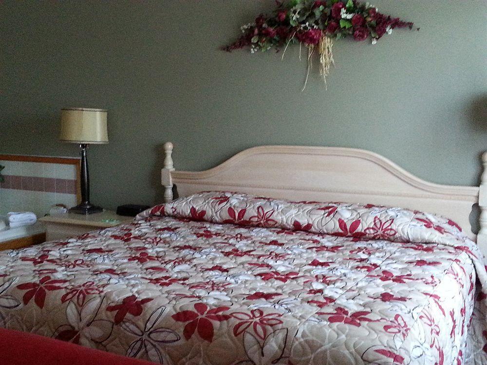 Granite Town Hotel Saint George Bagian luar foto