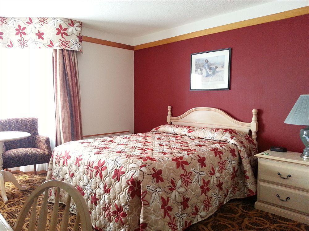 Granite Town Hotel Saint George Bagian luar foto