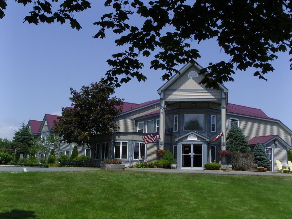 Granite Town Hotel Saint George Bagian luar foto